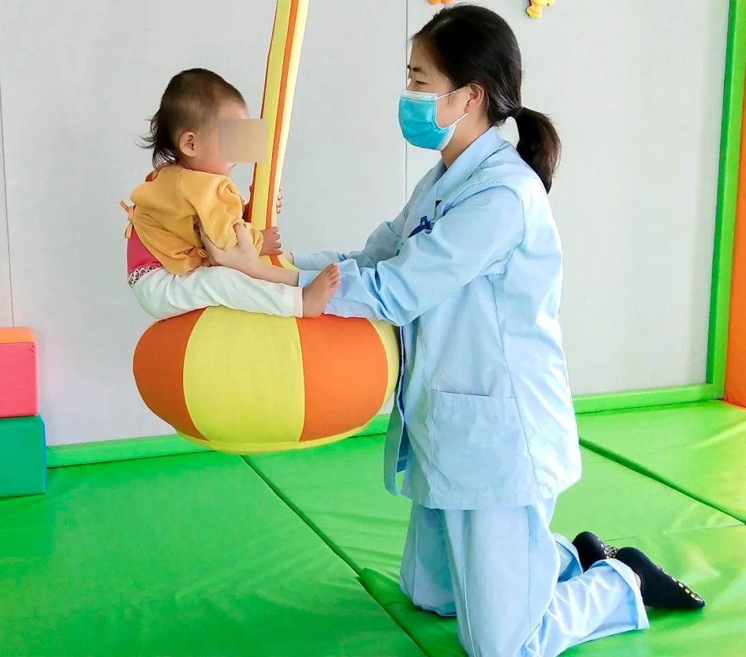 【保山安利醫(yī)院】4個月齡“高危兒”的蛻變，傾聽患兒媽媽的自述！