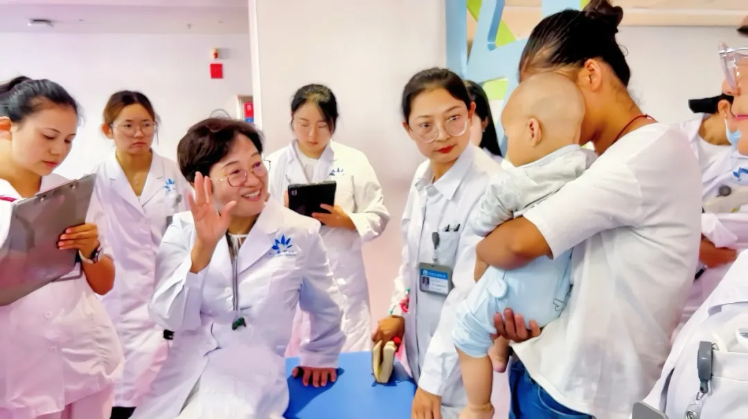 云南省康復(fù)醫(yī)學(xué)會(huì)“精準(zhǔn)康復(fù)基層行”活動(dòng)走進(jìn)保山安利醫(yī)院，共筑健康基石
