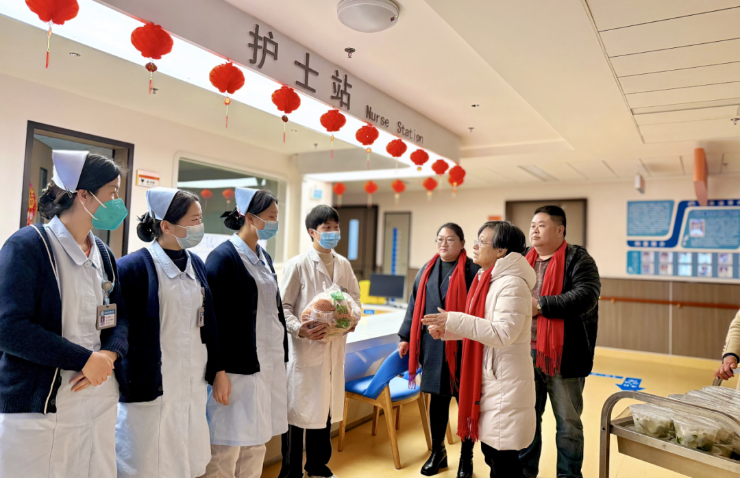 新春慰問送溫情，除夕關(guān)懷暖人心！